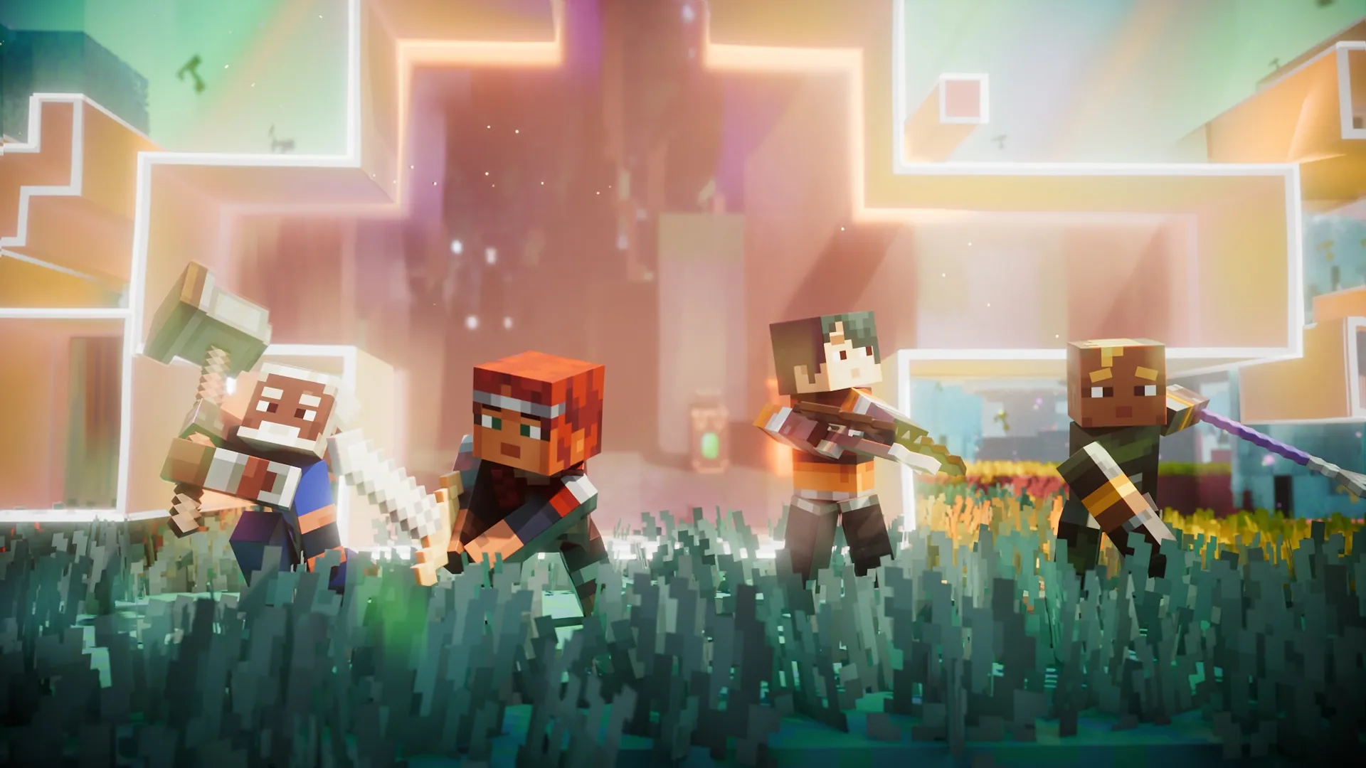 Cuatro héroes de Minecraft Dungeons II avanzando con sus armas por una zona iluminada del juego